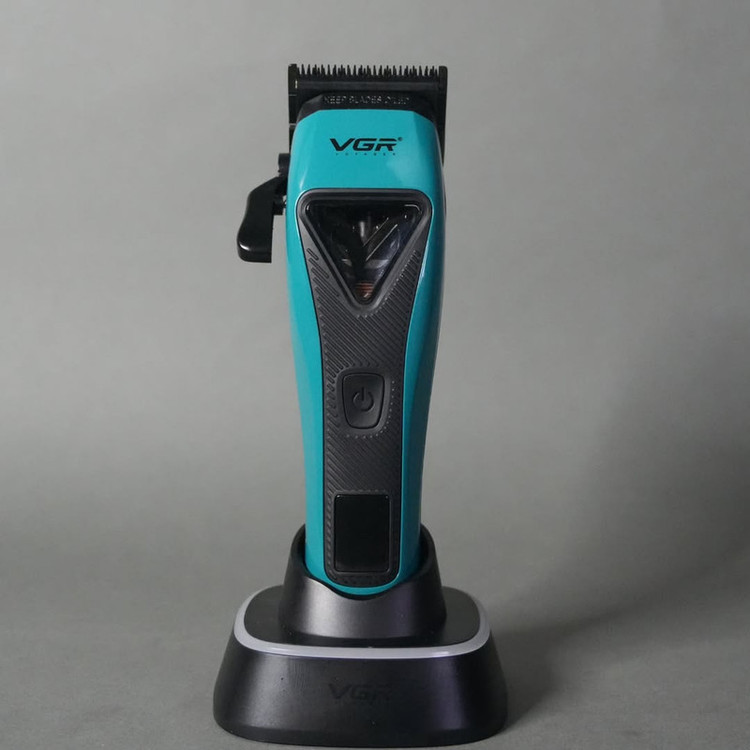 ماشین اصلاح موی سر شارژی وی جی ار مدل V-035C 🔥 پک اصلی ارسال با پست پیشتاز 📦و تحویل فوری یک روزه به پست📥 ، همراه بسته بندی ضد ضربه 📦، محصول کاملآ پلمپ و وکیوم با جعبه سالم بدون آسیب 🎁و هفت روز ضمانت بازگشت وجه درصورت عدم رضایت 🔃✅